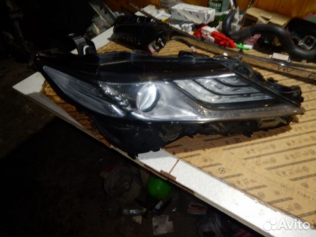 Фара правая Toyota Camry v70