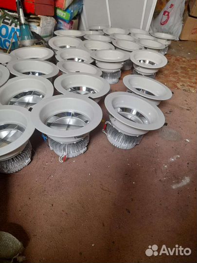 Светильник потолочный встраиваемый светодиодны