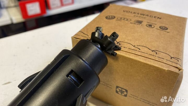 Форсунка омывателя VAG 5K0955978A