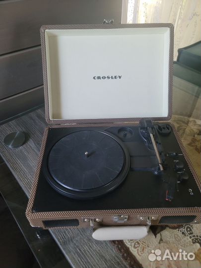 Виниловый проигрыватель crosley