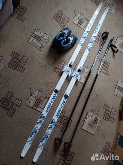 Лыжный комплект 175 см с палками и ботинками