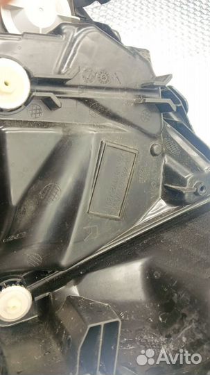 Фара правая Toyota Camry XV70 рестайлинг