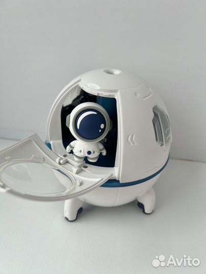 Игрушка Космическая ракета с космонавтом