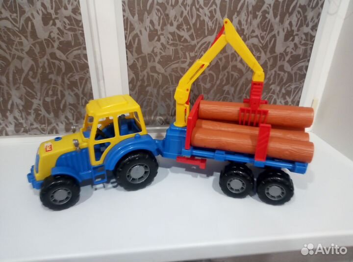 Игрушка жёлтый трактор Полесье