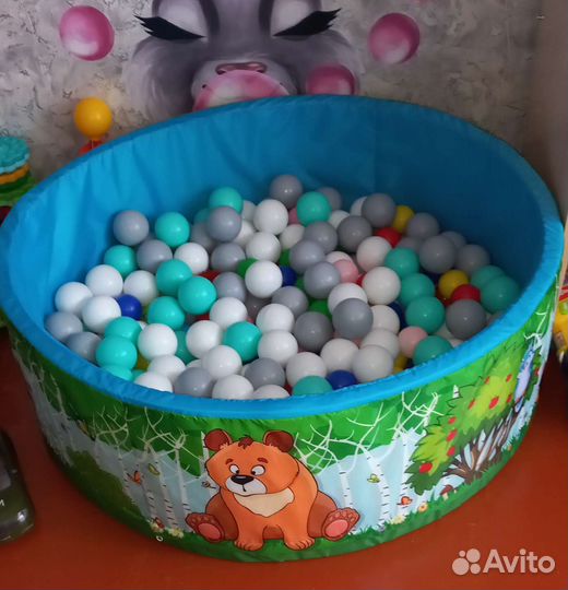 Сухой бассейн с шариками