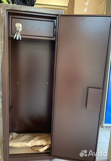 Сейф металлический