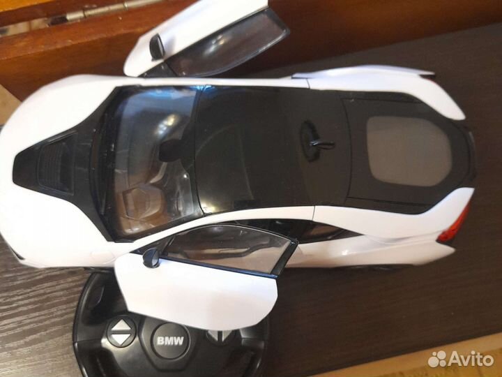 Машина на радиоуправлении BMW i8
