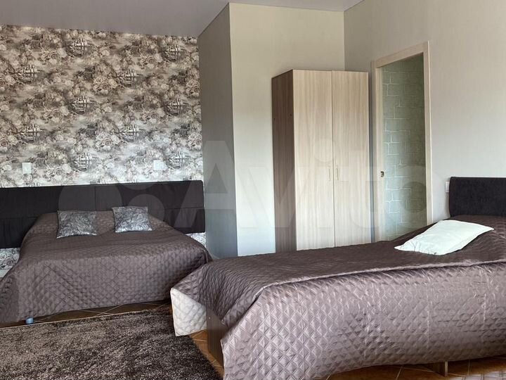 2-к. квартира, 72 м², 4/4 эт.