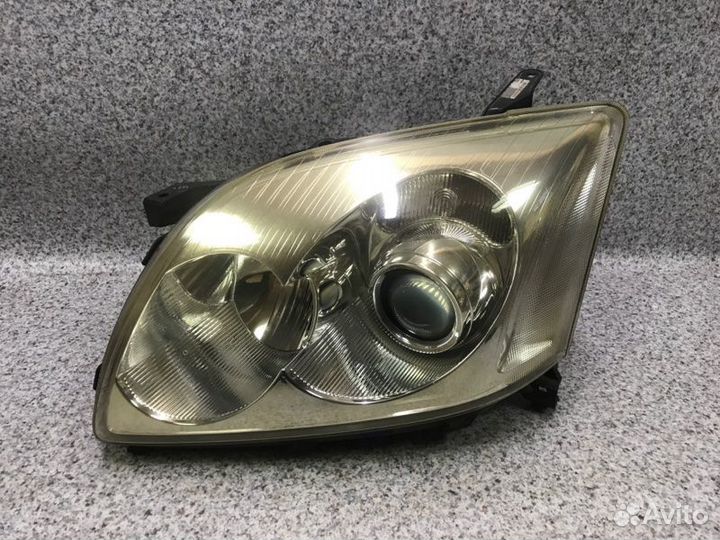 Фара левая Toyota Avensis T250 2007