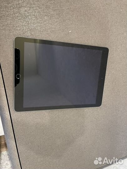 Планшет iPad 5 Wi-Fi 32 Gb, модель А 1822