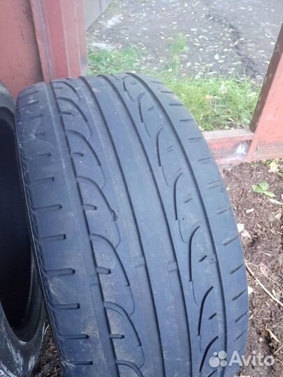 Roadstone N6000 235/45 R17