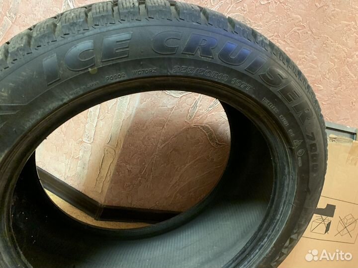 Bridgestone Ice Cruiser 7000 255/50 R19 107T