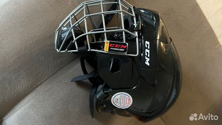 Хоккейный шлем, коньки, защита