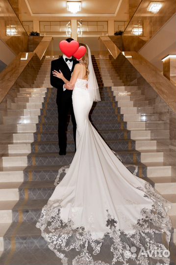 Свадебное платье со шлейфом