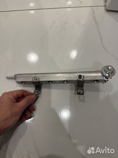 Топливная рампа ауди 80