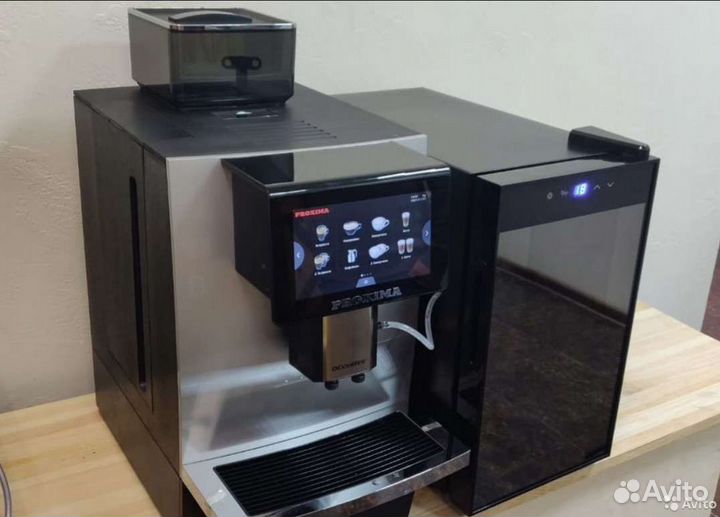 Кофемашина с молоком для кафе