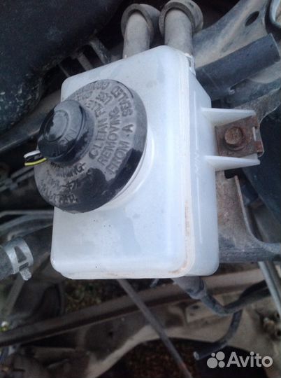 Тормозной бачок Lexus RX300 1998-2003