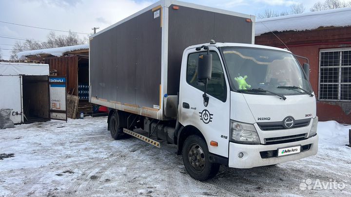 Промтоварный фургон 20 м³ Hino 300 (Dutro), 2012