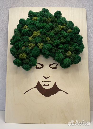 Картина «Девушка» из мха 29*42 см