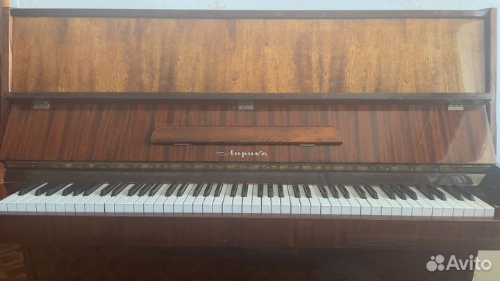 Пианино «Лирика»