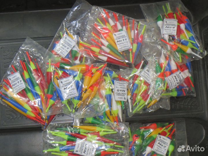 Поплавок, мотовило, леска оснащённая