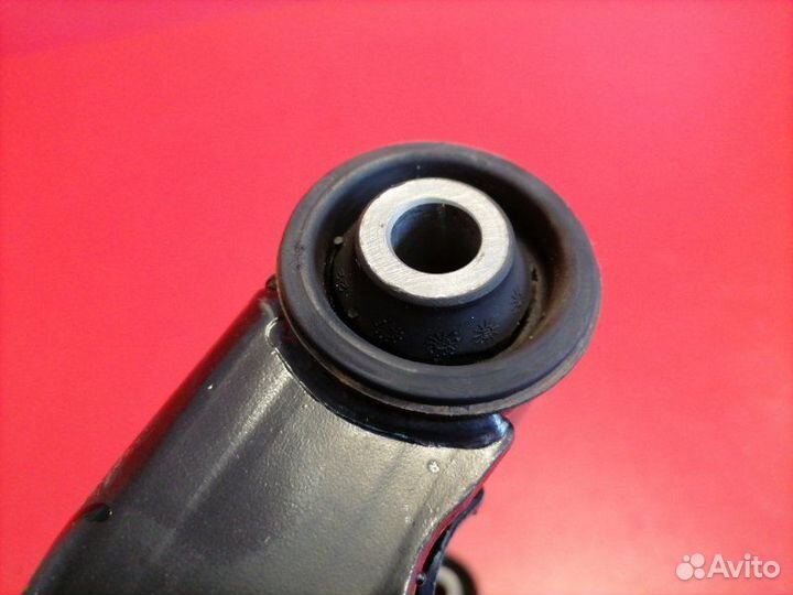 Рычаг подвески верхний передний правый Nissan