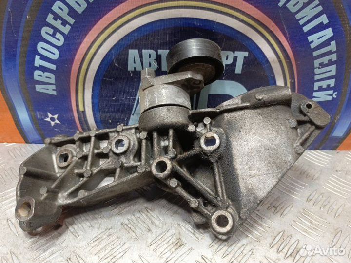 Кронштейн генератора Renault Megane K4M 2003–2008