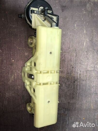 Механизм складывания подголовника задний