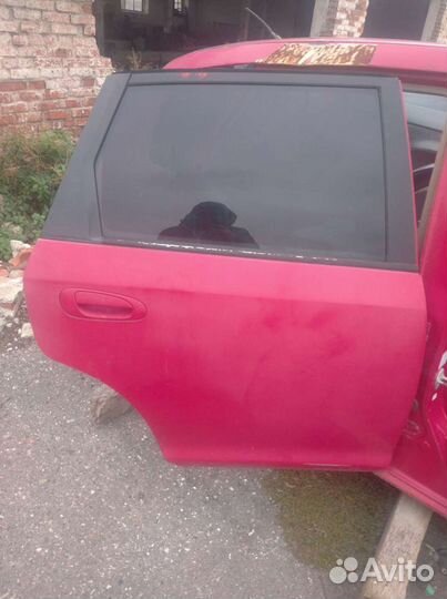 Дверь задняя правая Honda Civic 6 хечбек