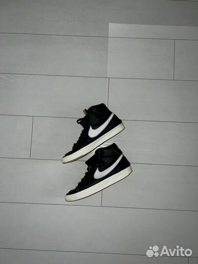 Nike blazer mid 77