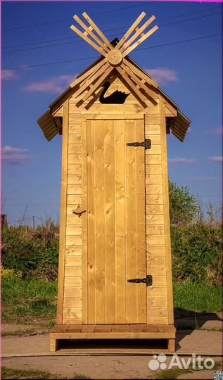 Дачный туалет деревянный