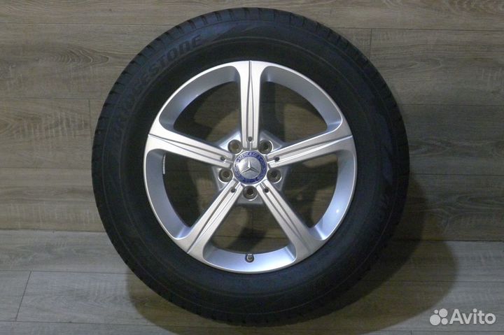 R17 Bridgestone Blizzak LM-001 215/65, PCD 5x112 DIA 66.6