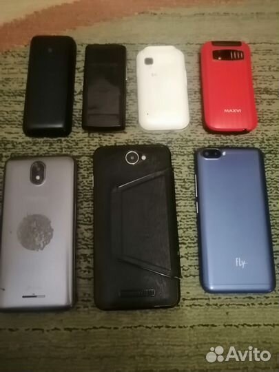 Телефоны и планшеты одним лотом