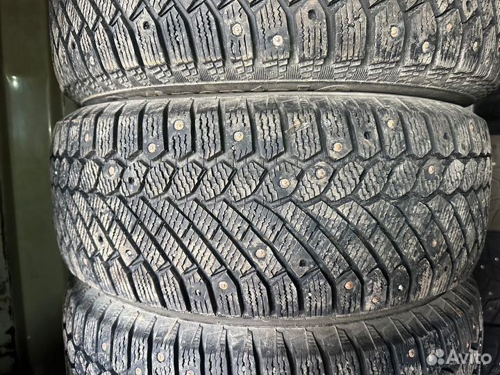 Continental ContiIceContact BD 215/65 R16