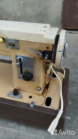 Швейная машинка