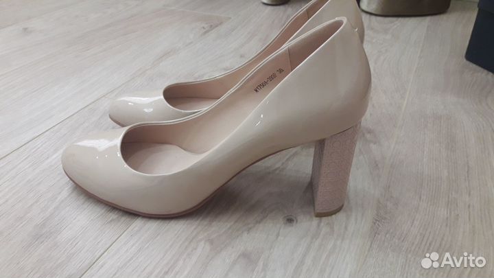 Обувь женская 38 размер