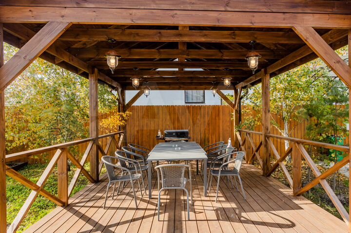 Коттедж 300 м² на участке 12 сот.