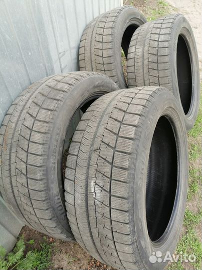 Bridgestone Blizzak Ice 215/50 R17