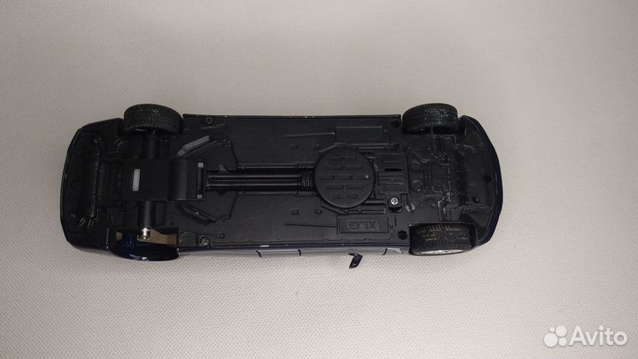 Модель автомобиля BMW 760 long масштаб 1/24