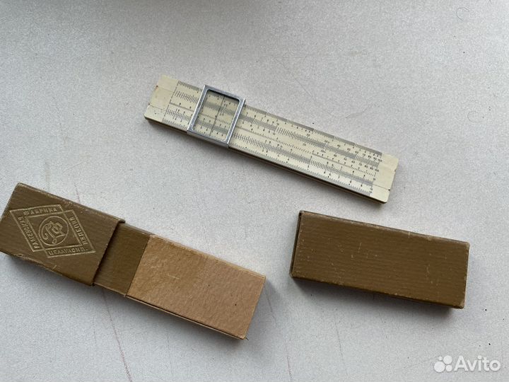 Логарифмическая линейка ретро