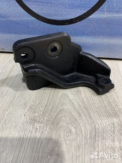 Опора двигателя двс Кронштейн Nissan note E11