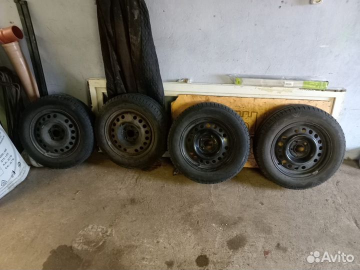 Новая летняя резина на штампованных дисках