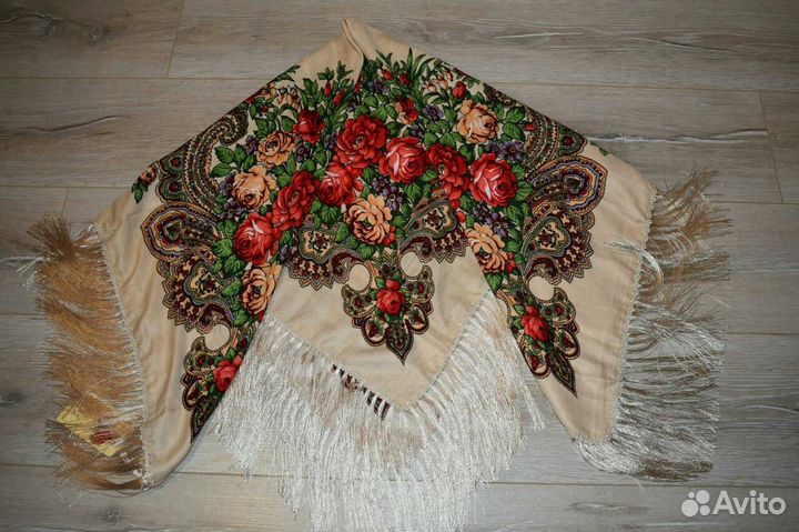 Платок с расцветкой павловопосадский платок