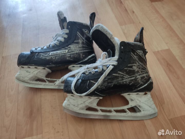 Хоккейные коньки bauer