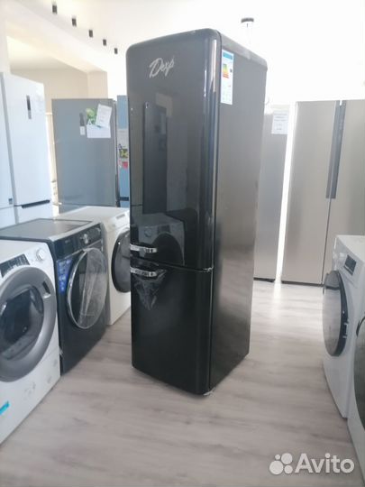 Новый холодильник в ретро стиле чёрный dexp