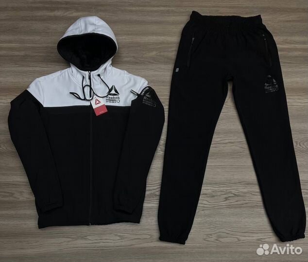 Мужской спортивный костюм Reebok