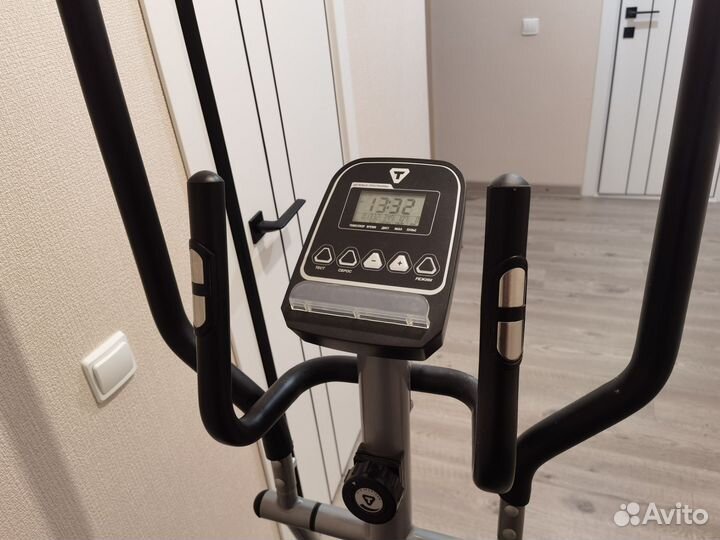 Эллиптический тренажер torneo