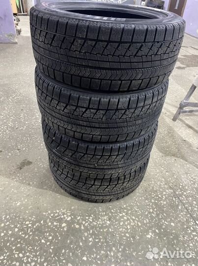 Bridgestone Blizzak VRX 255/45 R19