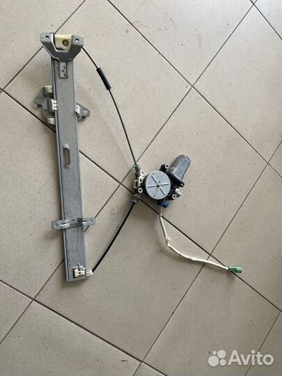 Стеклоподьемник передний правый Honda Fit