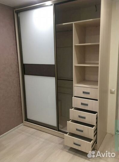 Белый шкаф